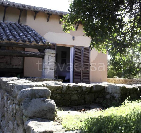 casa indipendente in vendita a Santa Teresa Gallura