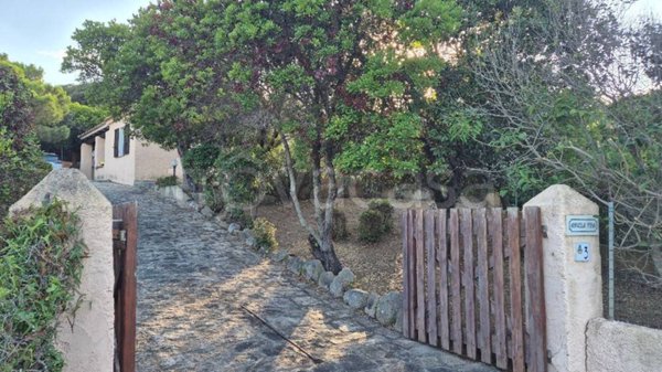 casa indipendente in vendita a Santa Teresa Gallura
