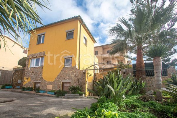 casa indipendente in vendita a Santa Teresa Gallura