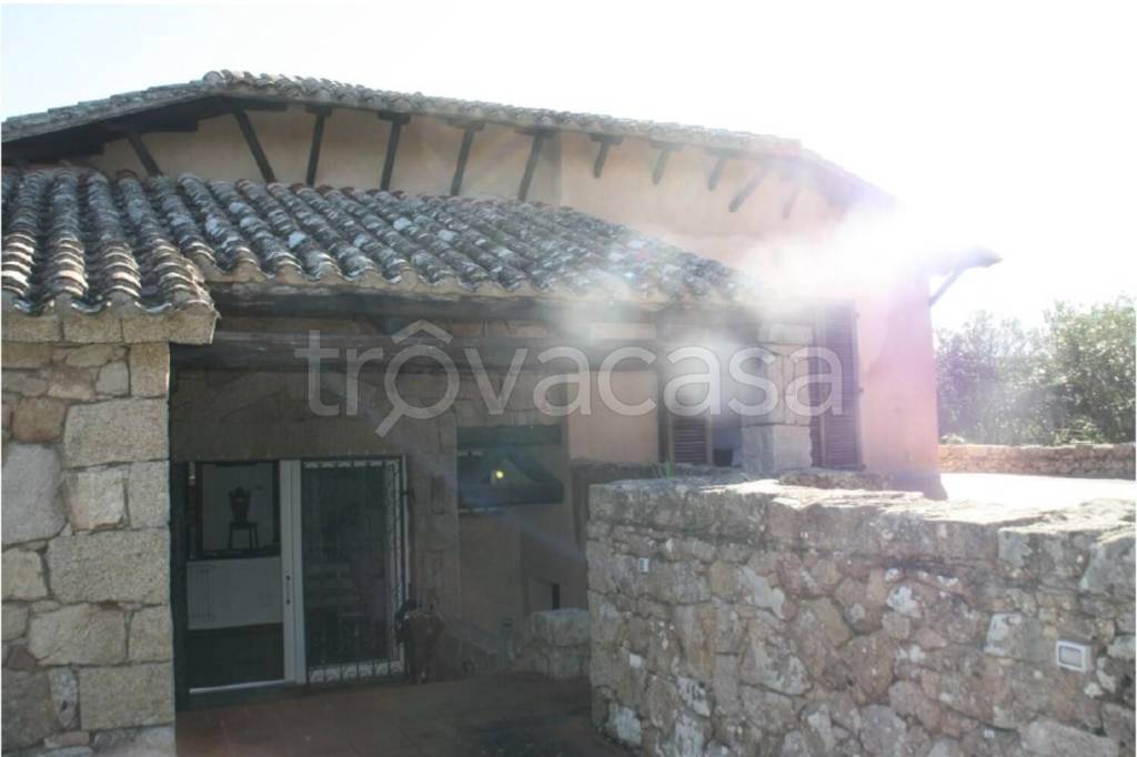 casa indipendente in vendita a Santa Teresa Gallura