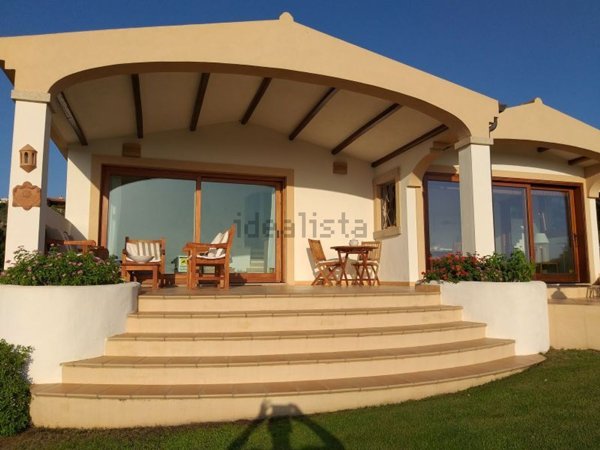 casa indipendente in vendita a Santa Teresa Gallura