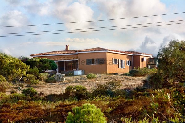 casa indipendente in vendita a Santa Teresa Gallura