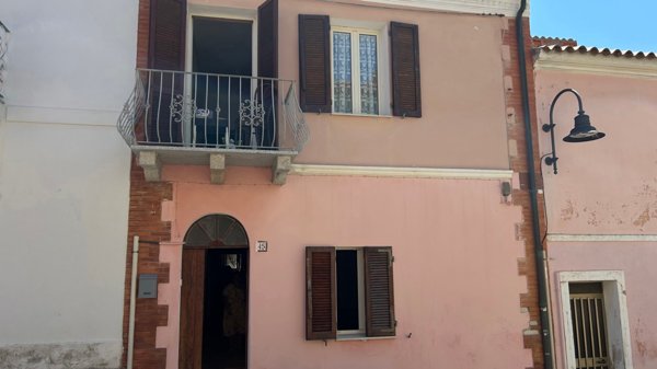 casa indipendente in vendita a Santa Teresa Gallura