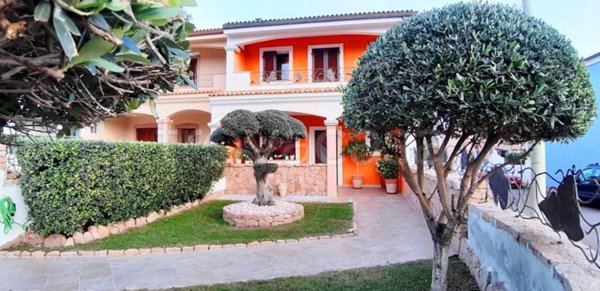 casa indipendente in vendita a Santa Teresa Gallura