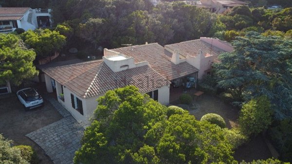 casa indipendente in vendita a Santa Teresa Gallura