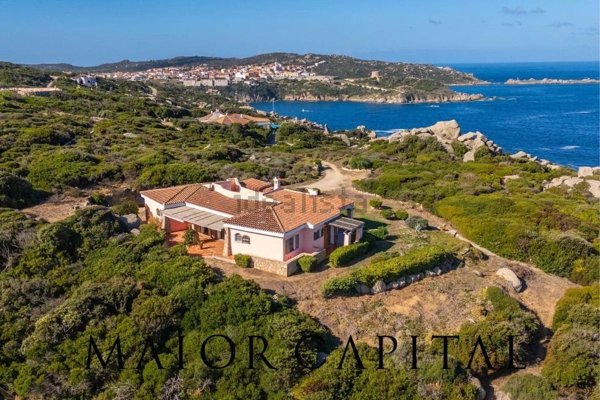 casa indipendente in vendita a Santa Teresa Gallura