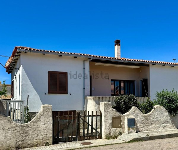 casa indipendente in vendita a Santa Teresa Gallura