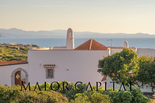 casa indipendente in vendita a Santa Teresa Gallura