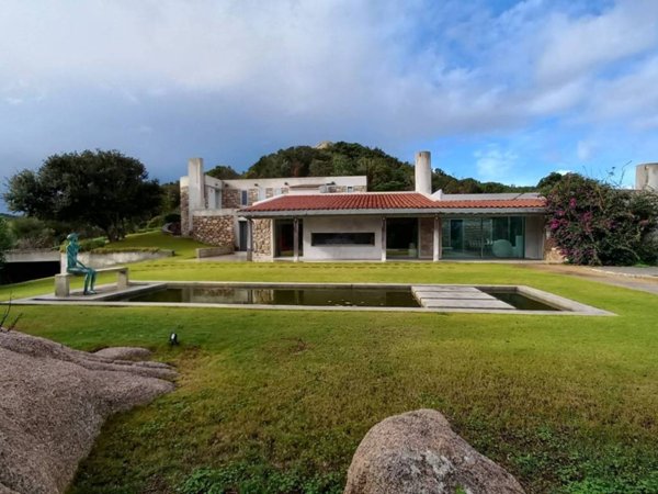 casa indipendente in vendita a Santa Teresa Gallura