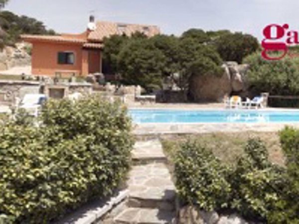 casa indipendente in vendita a Santa Teresa Gallura