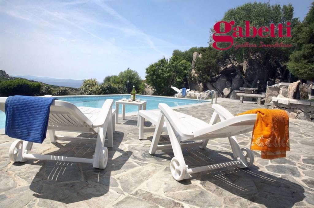 casa indipendente in vendita a Santa Teresa Gallura