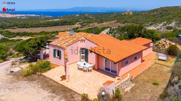 casa indipendente in vendita a Santa Teresa Gallura