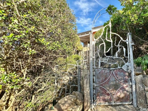 casa indipendente in vendita a Santa Teresa Gallura