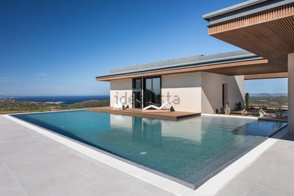 casa indipendente in vendita a Santa Teresa Gallura