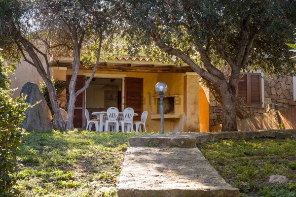 casa indipendente in vendita a Santa Teresa Gallura