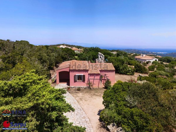 casa indipendente in vendita a Santa Teresa Gallura
