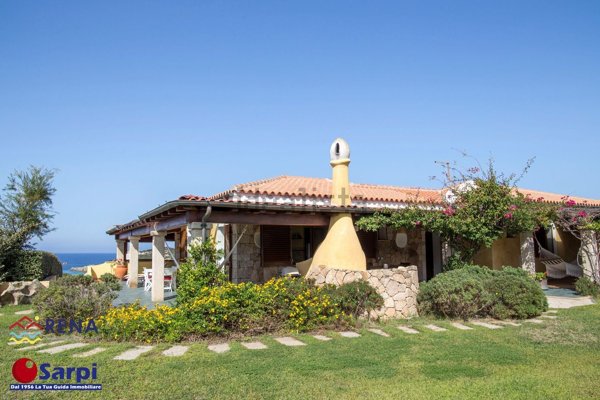 casa indipendente in vendita a Santa Teresa Gallura
