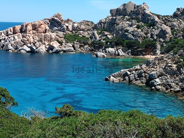 casa indipendente in vendita a Santa Teresa Gallura