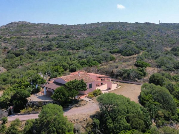 casa indipendente in vendita a Santa Teresa Gallura