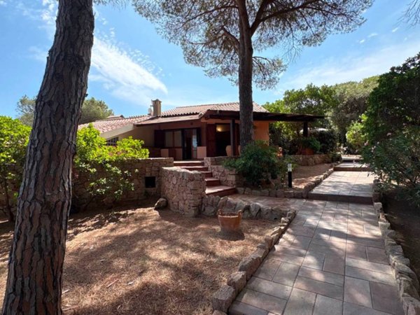 casa indipendente in vendita a Santa Teresa Gallura