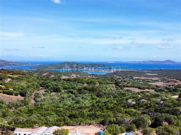 casa indipendente in vendita a Santa Teresa Gallura