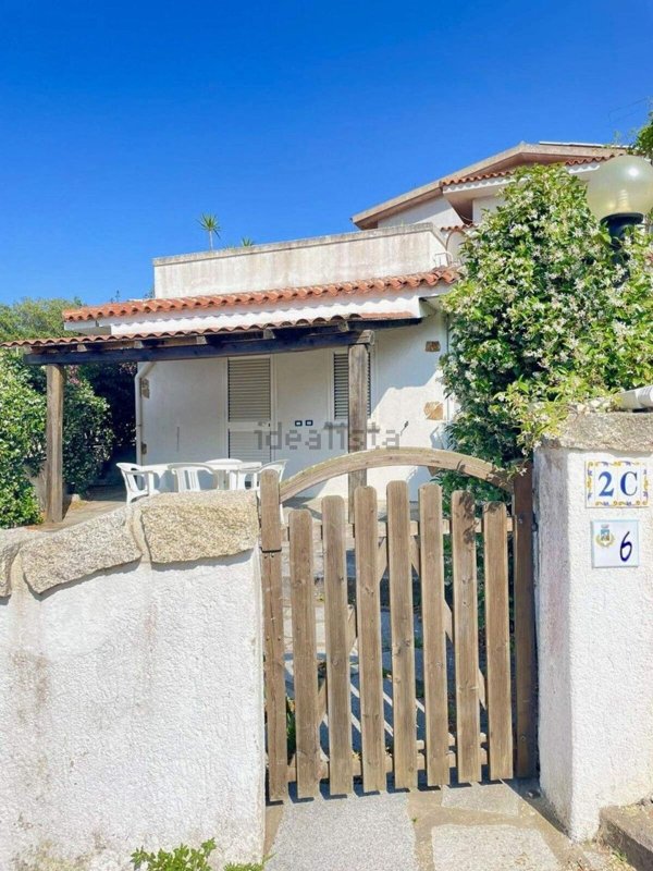 casa indipendente in vendita a Santa Teresa Gallura