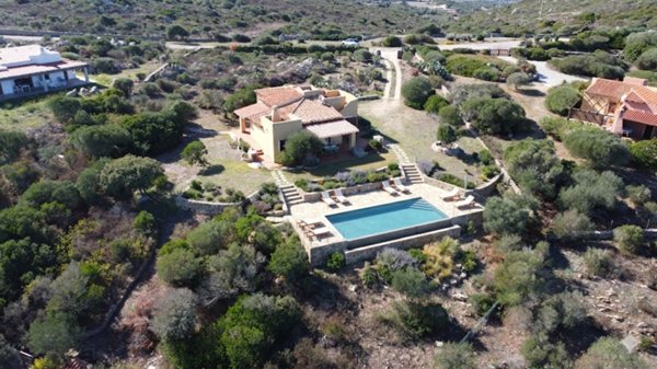 casa indipendente in vendita a Santa Teresa Gallura
