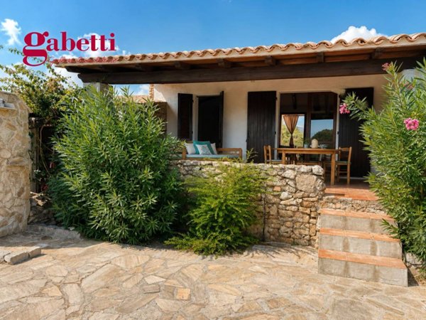 casa indipendente in vendita a Santa Teresa Gallura