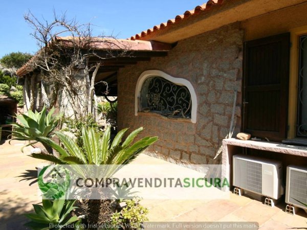 casa indipendente in vendita a Santa Teresa Gallura