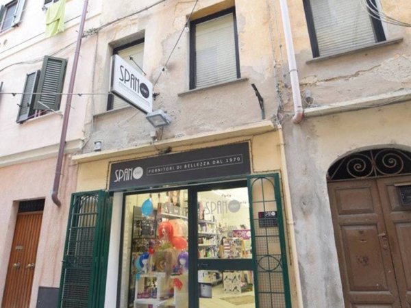locale commerciale in vendita a Sassari in zona Centro Storico