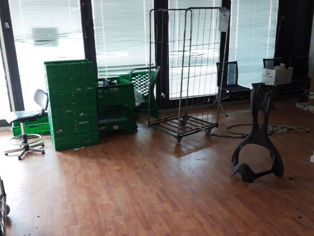 negozio in vendita a Sassari in zona Li Punti