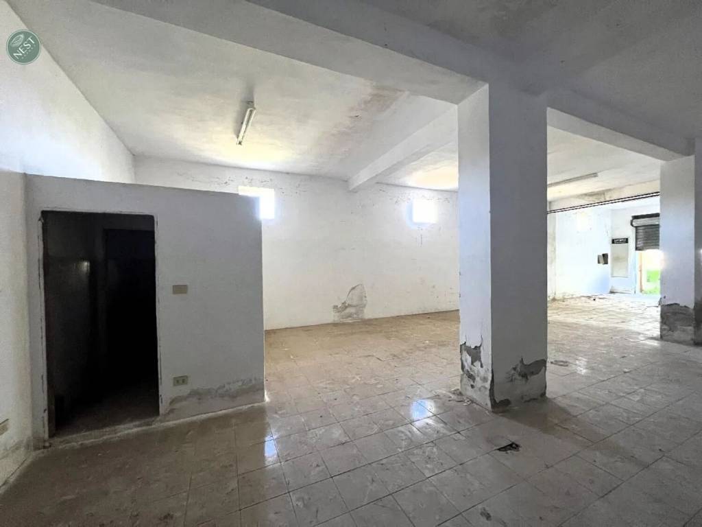 negozio in vendita a Sassari in zona La Landrigga