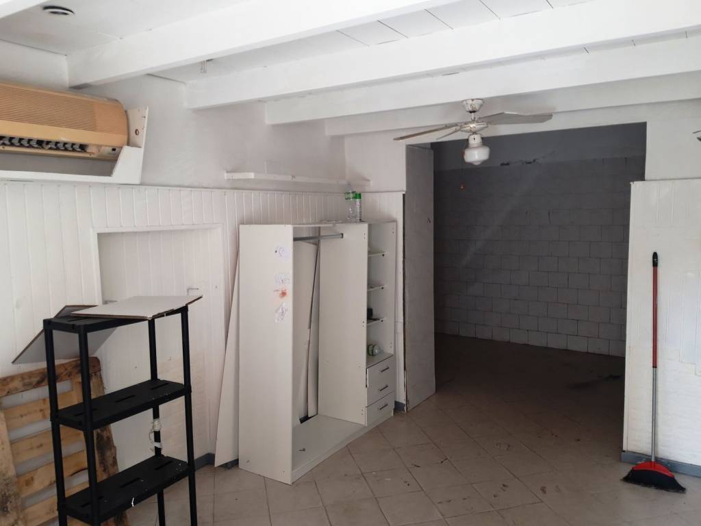 negozio in vendita a Sassari in zona Centro Storico
