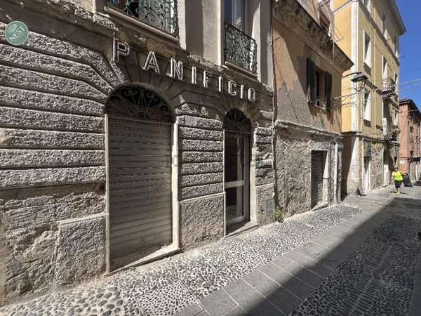 locale commerciale in vendita a Sassari in zona Centro Storico
