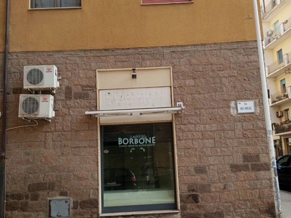 negozio in vendita a Sassari in zona Centro Storico