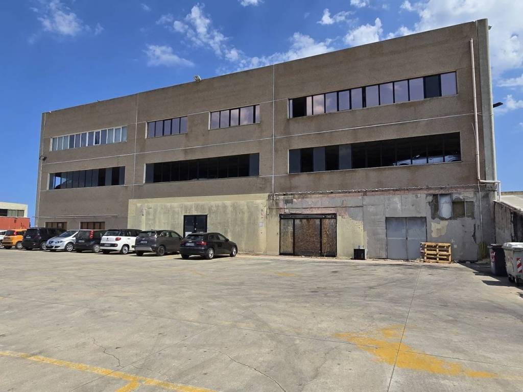 negozio in vendita a Sassari in zona Sant'Orsola / Zuari