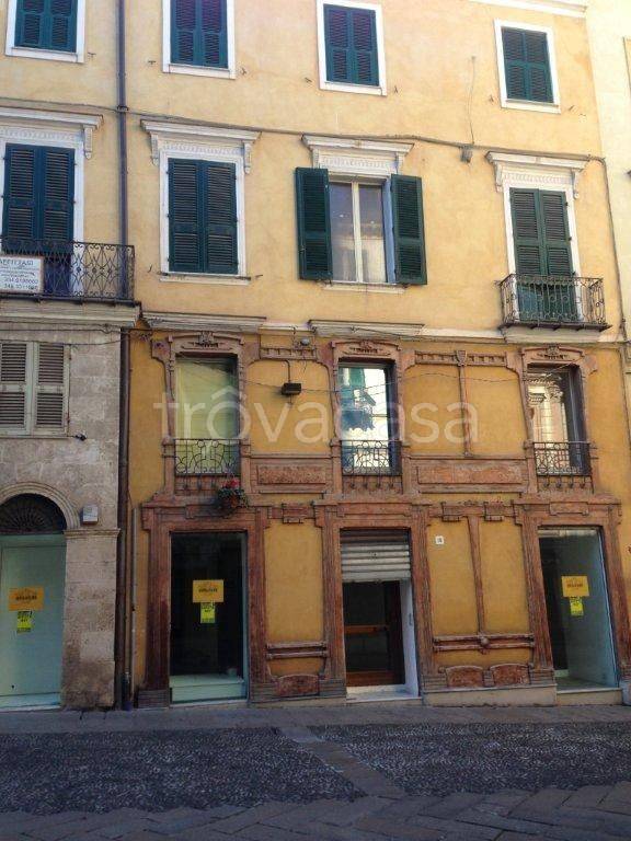 negozio in vendita a Sassari in zona Centro Storico