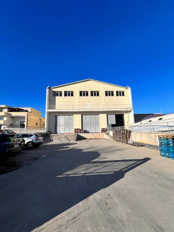 capannone in vendita a Sassari in zona Predda Niedda