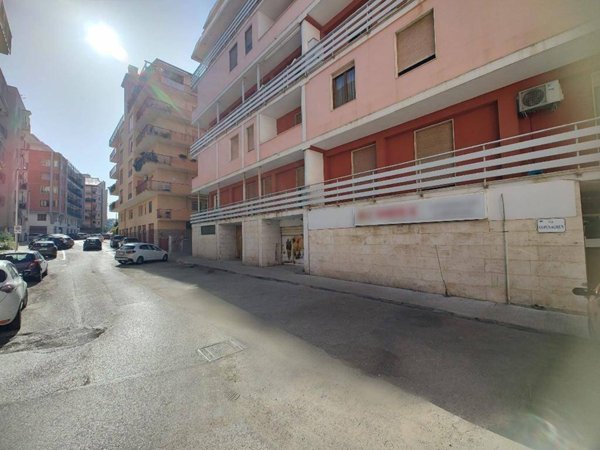 locale commerciale in vendita a Sassari in zona Centro Storico