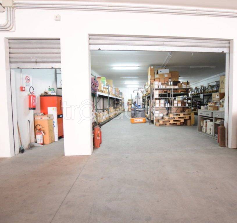 negozio in vendita a Sassari in zona Predda Niedda