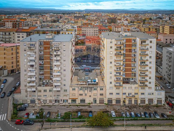 locale commerciale in vendita a Sassari
