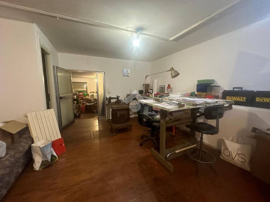 locale commerciale in vendita a Sassari in zona Monserrato / Rizzeddu