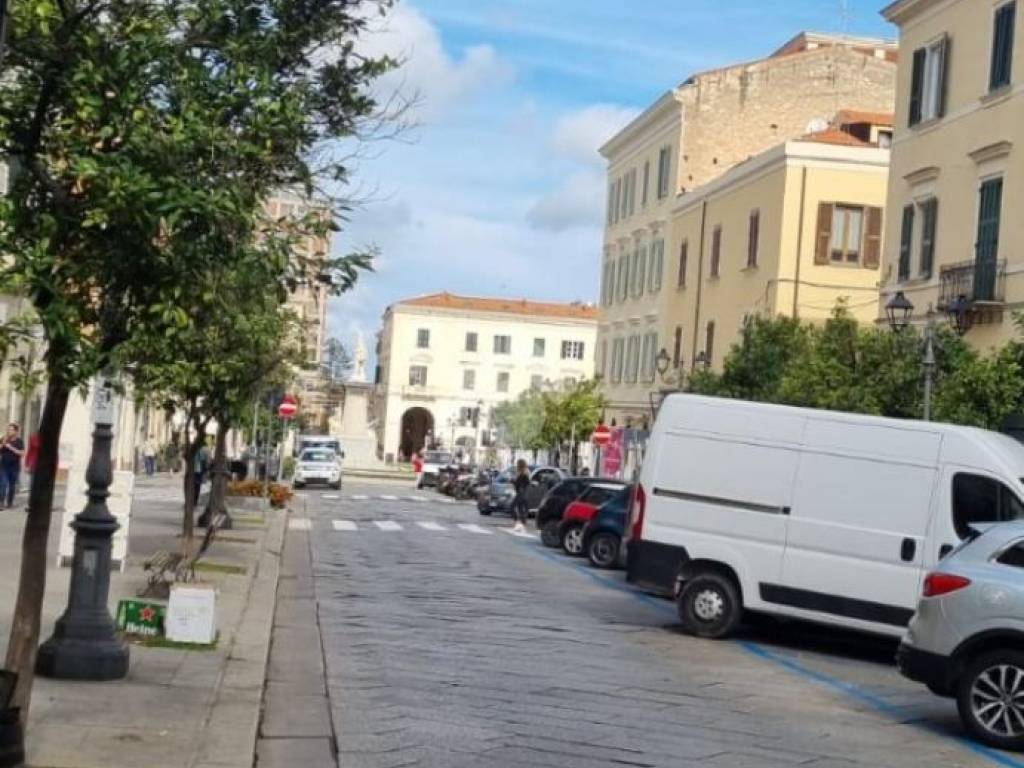 negozio in vendita a Sassari in zona Centro Storico