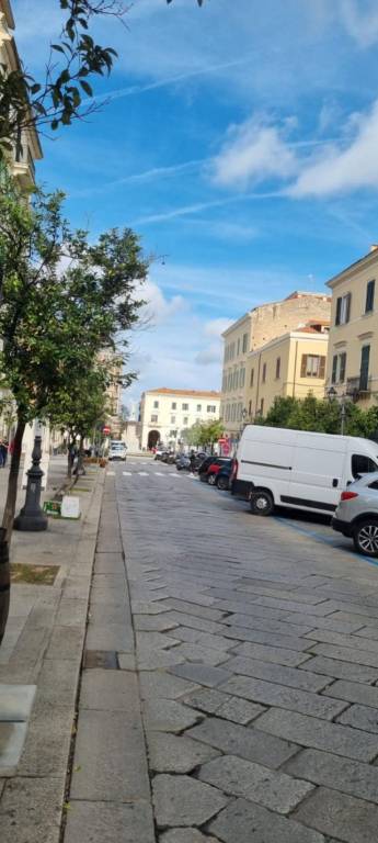 negozio in vendita a Sassari in zona Centro Storico