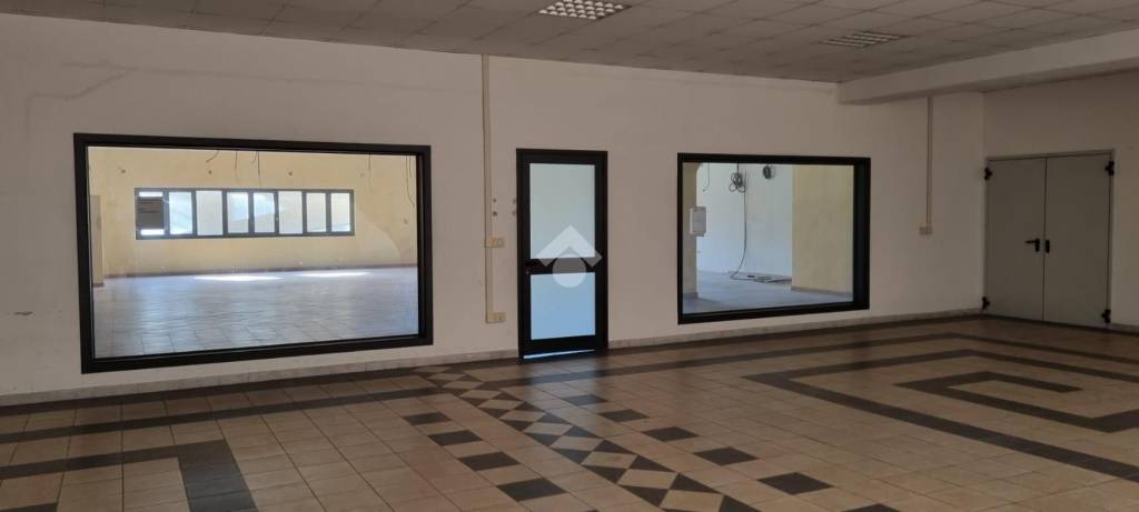 negozio in vendita a Sassari in zona Predda Niedda