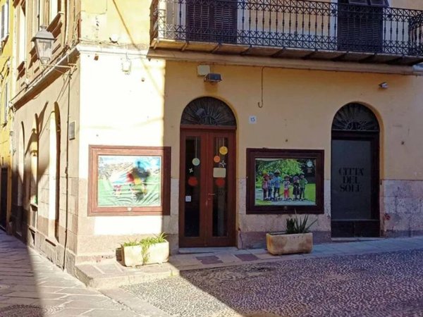 negozio in vendita a Sassari in zona Centro Storico