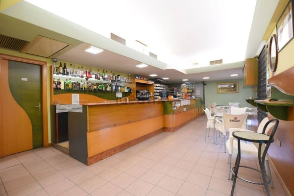 negozio in vendita a Sassari in zona Li Punti