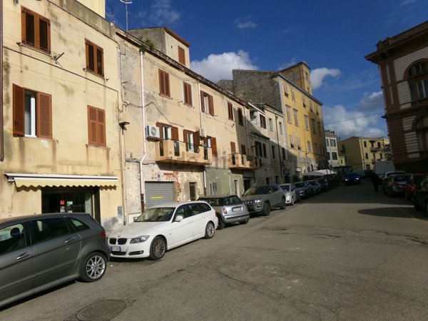 locale commerciale in vendita a Sassari