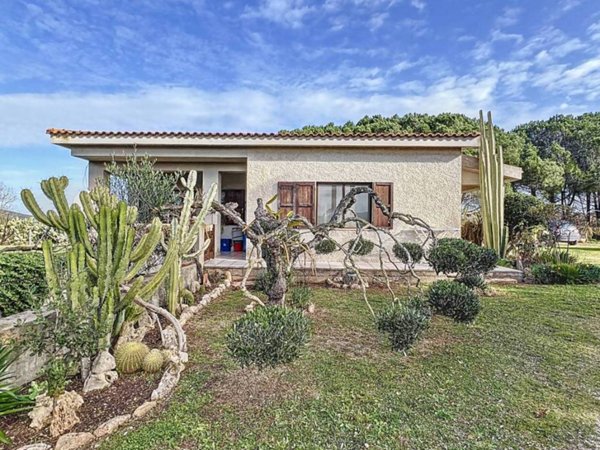 casa indipendente in vendita a Sassari in zona Canaglia