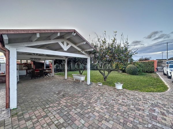 casa indipendente in vendita a Sassari in zona Ottava